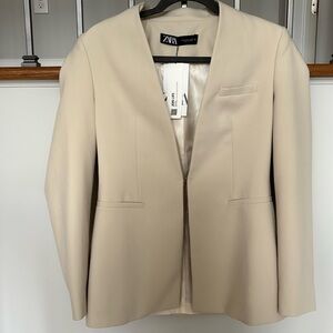 Zara cream colored fitted suit jacket NWT